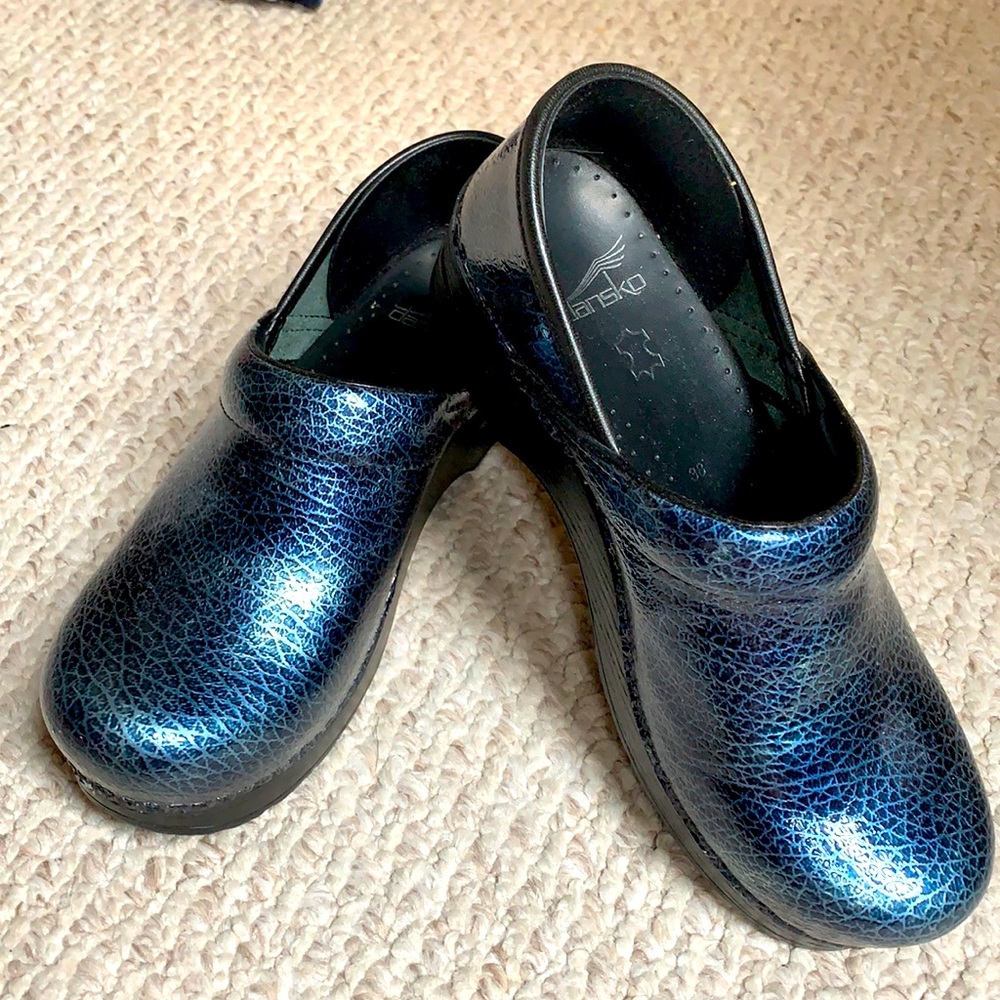 Dansko size 38 clogs